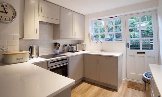 Yarmouth Cottage | Coastguard cottage with stunning sea views