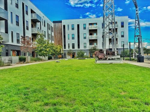 Downtown Des Moines Apartment | Cobalt Cove (132)