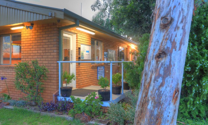 Cobar House | Cobar Caravan Park