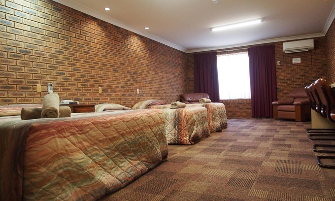 Cobar Hotel | Cobar Town and Country Motor Inn
