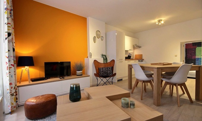 Liege Apartment | Coco Santiago - 1 room