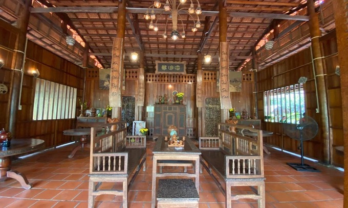 Long Ho House | CocoHome builted from 4000 coconut trunks -certificated as Vietnam Coconut House