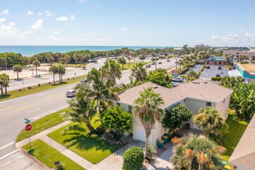 Indialantic House | Coconut Cabana - Duplex Delight, Beach-Themed 6BR Retreat with 2 Outdoor Patios & GRILL, Steps from the Sand!