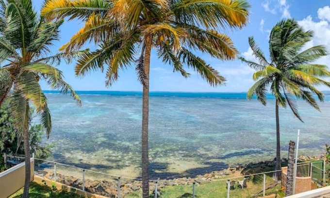 Zarzal Villa | Coconut Cottage - Ocean Front with 8 Bedrooms