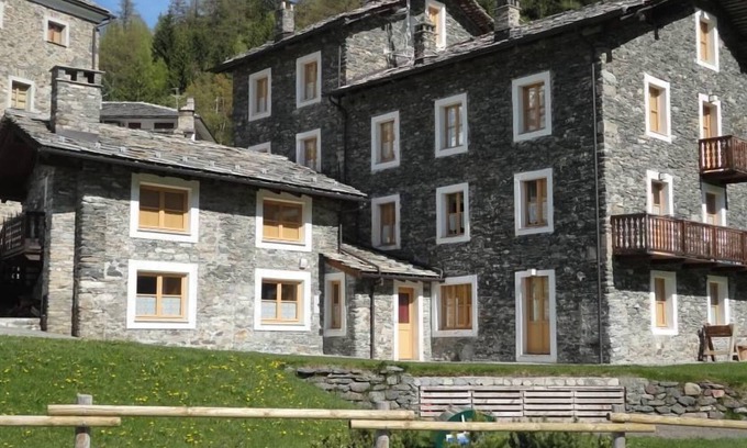 Cogne Apartment | CognePrestigious apartment opposite the meadows of St. Orso