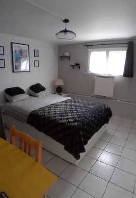 Pont-du-Chateau Apartment | coin tranquille