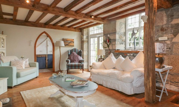 Lostwithiel Cottage | COINAGE HALL, pet friendly, character holiday cottage in Lostwithiel