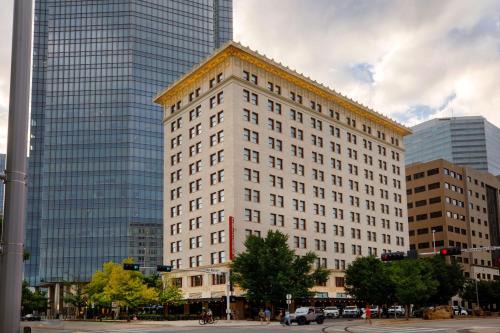 Downtown Oklahoma City Hotel | Colcord Hotel Oklahoma City, Curio Collection by Hilton