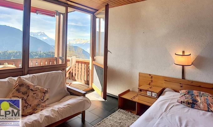 Leysin Apartment | Colina 100 Large studio (47m2) for 2 adults, well located close to the skilift and to 5 walking minu