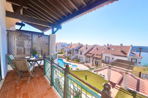 Sao Martinho do Porto Apartment | 'Collasão' - Stunning Duplex with Pool & Sea Views