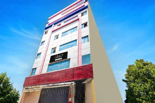 Vijayawada Hotel | Collection O Besant Road