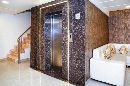 Jhansi Hotel | Collection O Om Residency