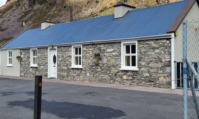 MacGillycuddy's Reeks Cottage | Colleen Bawn Cottage, Gap Of Dunloe, Kerry