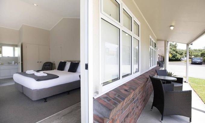 Tauranga South Hotel | Colonial Court Motor Inn