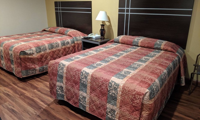 Hammond Hotel | Colonial Inn