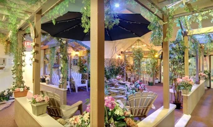 Gananoque Hotel | Colonial Resort-1000 Islands