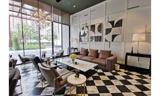 Khlong Toei Nuea Apartment | Color of the Park @BTS Asoke 2!