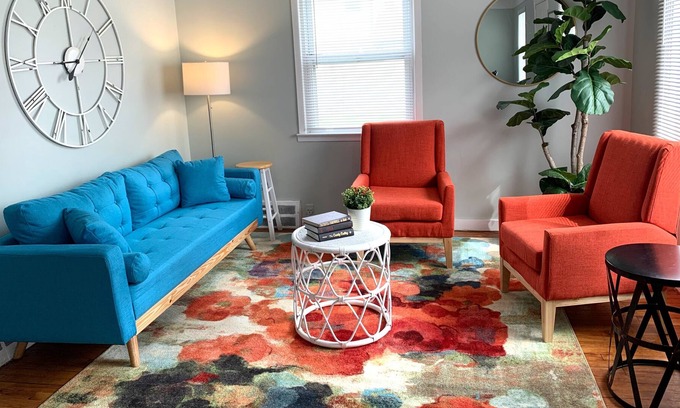 Pontiac House | Colorful and Stylish Retreat - 5 Min To GM