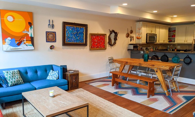 Bloomingdale House | Colorful, Artsy and Spacious 3BR/3BA 2 Level Condo