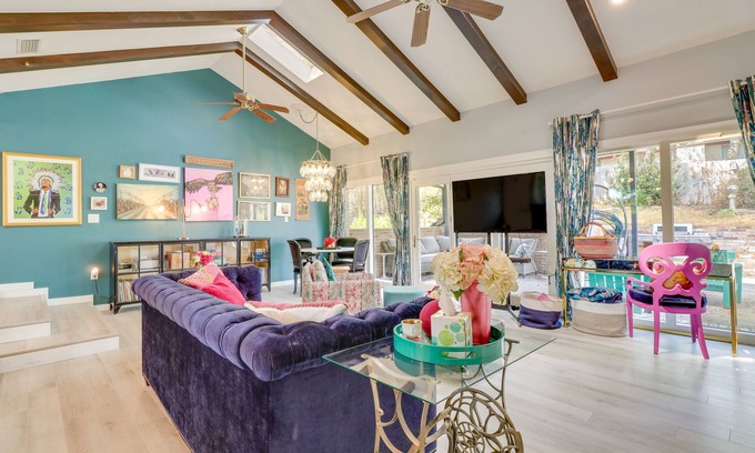 Oak Ridge House | Colorful Austin Home w/Covered Patio & Gas Grill!