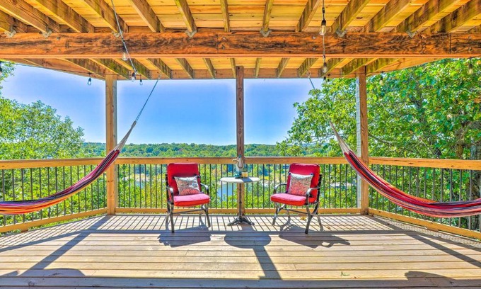 Arrow Point House | Colorful Golden Getaway with Panoramic Views!