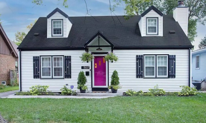 Waveland Park House | Colorful & Quiet 3-Bedroom Charmer near Downtown