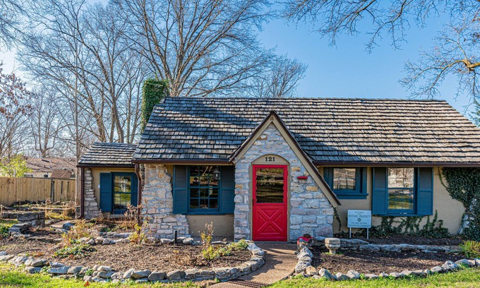 Columbia House | Columbia's Most Beloved Home! Less than one mile from downtown and Faurot Field