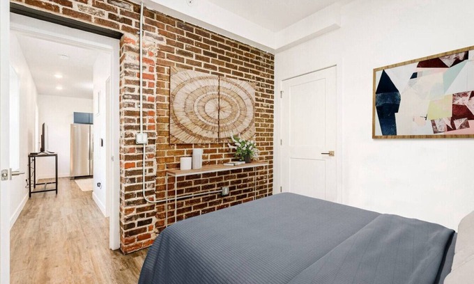 Downtown Columbus Apartment | Columbus Gem with Pool Table! Pets Welcome!