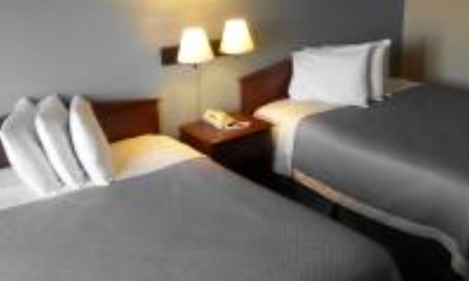 Columbus Junction Hotel | Columbus Motel