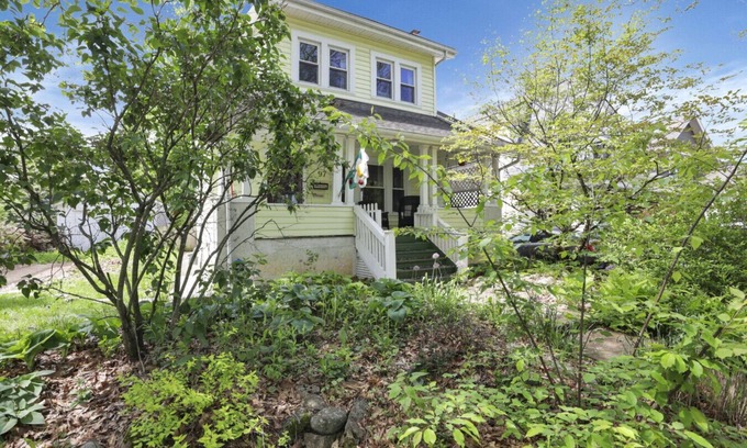 Clintonville House | Columbus: West Como Gardens