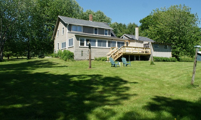Waldoboro House | Come and relax in Mid Coast Maine. We are child and pet friendly.