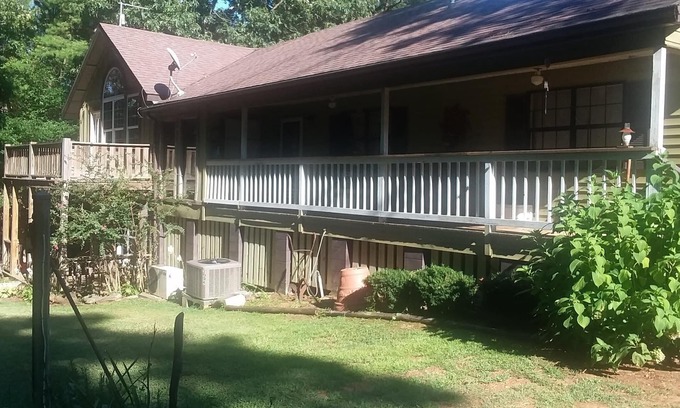 LaGrange House | Come enjoy fishing, R&R or visit with family come visit!