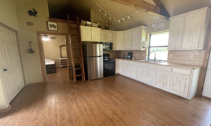 Gober Cabin | Come Stay at The Cabin