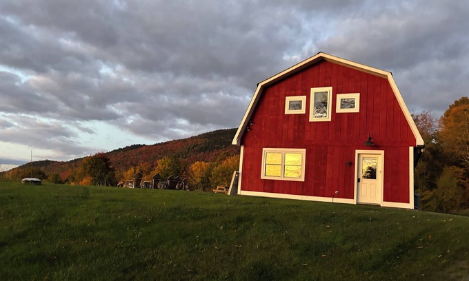 East Burke House | Come stay at the Kirby Hideaway!