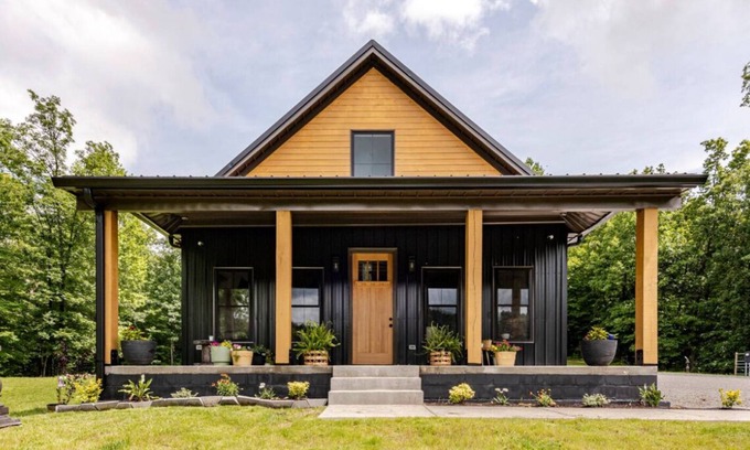New Hope House | Come visit Whiskeys Hideaway, a beautiful getaway located In Bourbon country