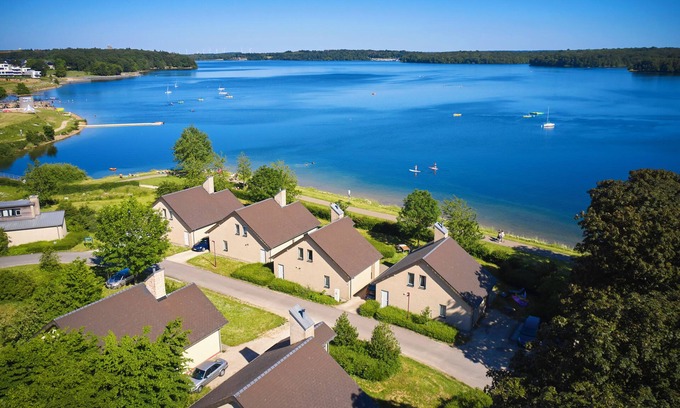 Froidchapelle House | Comfort 6-person bungalow - Widely accessible in the holiday park Landal Village l'Eau d'Heure