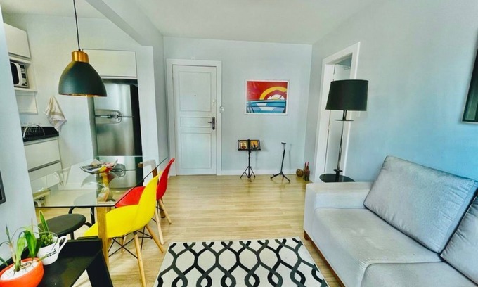 Centro Apartment | Comfort and Convenience: Central Apartment 3 Blocks from the Beach in Floripa