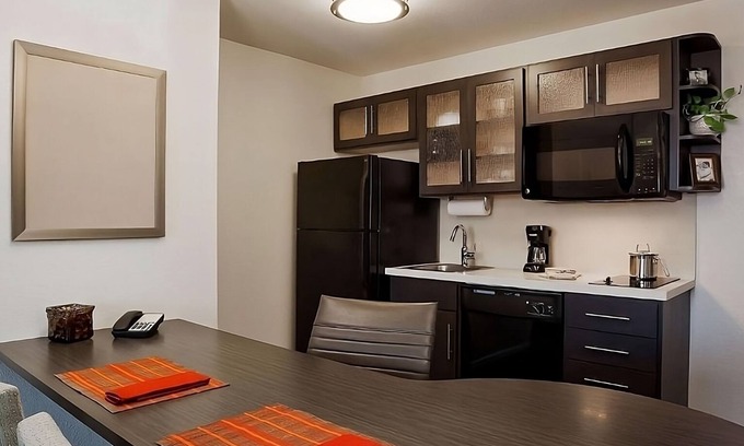 Wichita Resort | Comfort and Convenience! Parking, Kitchen, Pets Allowed Near Barrington Park!