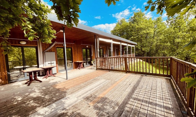 La Chapelle-Aubareil Ski Chalet | Comfort Chalet for 8-10 people, 4 beds, 4 baths