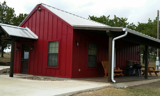 Comfort Cabin | Comfort Cabaña-Texas Hill Country secluded cottage on 10 acres