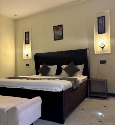 DLF Phase 3 Hotel | Comfort Chill stay