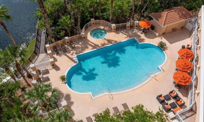 St. Petersburg - Clearwater Hotel | Comfort & Elegance near Beach & Downtown | Pool, Lake View, 4 Units