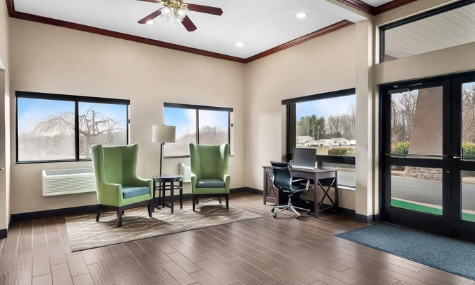 North East Hotel | Comfort Inn and Suites