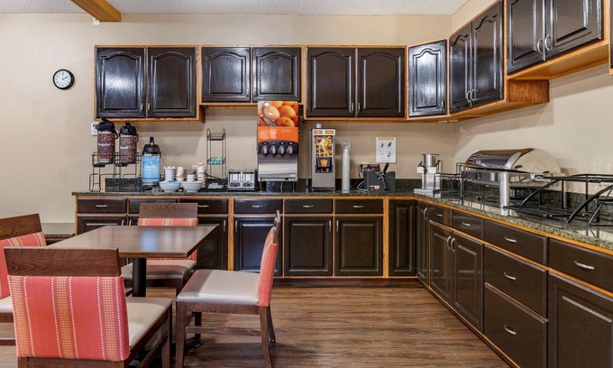 Central Business District Hotel | Comfort Inn Downtown - University Area
