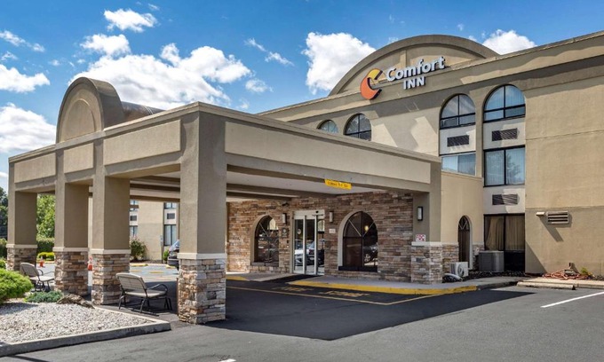 Edison Hotel | Comfort Inn Edison - New Brunswick