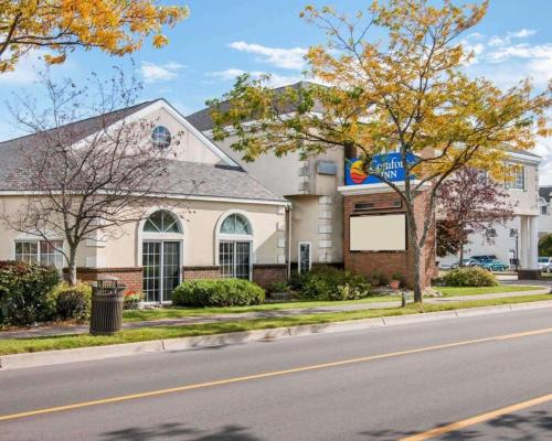 Mackinaw City Hotel | Comfort Inn Lakeside