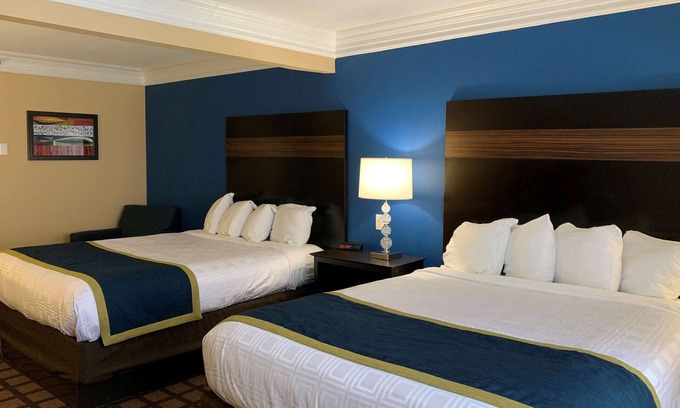 Oakdale Hotel | Comfort Inn Saint Paul East