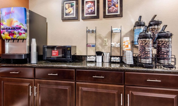 Bryant Hotel | Comfort Inn & Suites Bryant - Benton