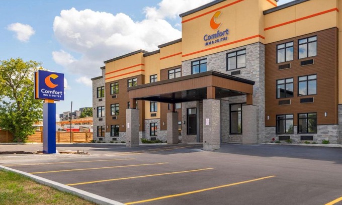 Kingston Hotel | Comfort Inn & Suites