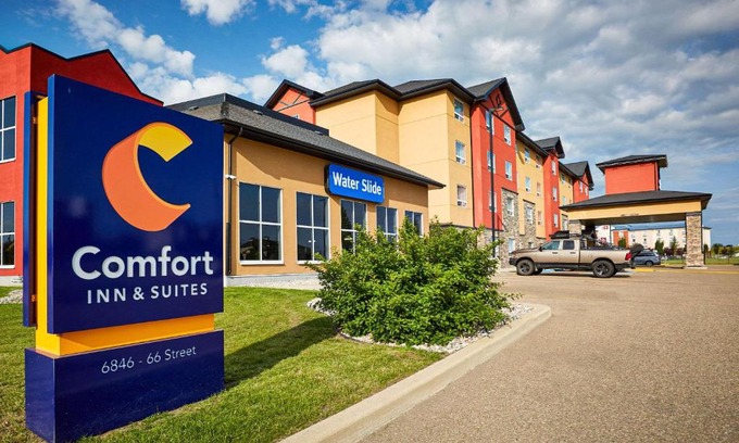 Red Deer Hotel | Comfort Inn & Suites